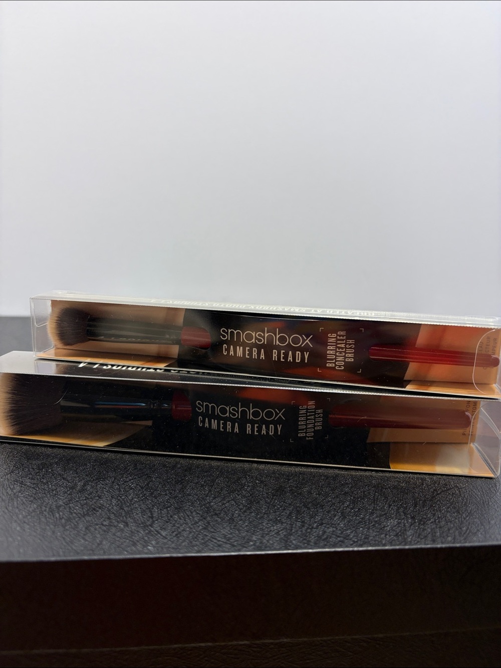 Smashbox Camera Ready Brush Duo blurring concealer & foundation brushes